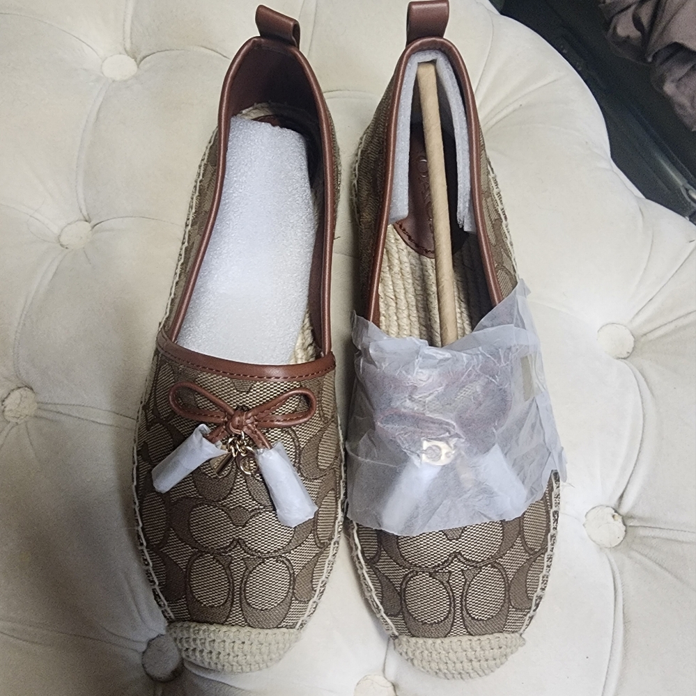 Coach Carson Espadrille Loafers Women's 7 Khaki/Saddle Flats Logo Tassels New